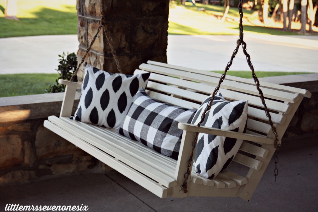 Porch swing